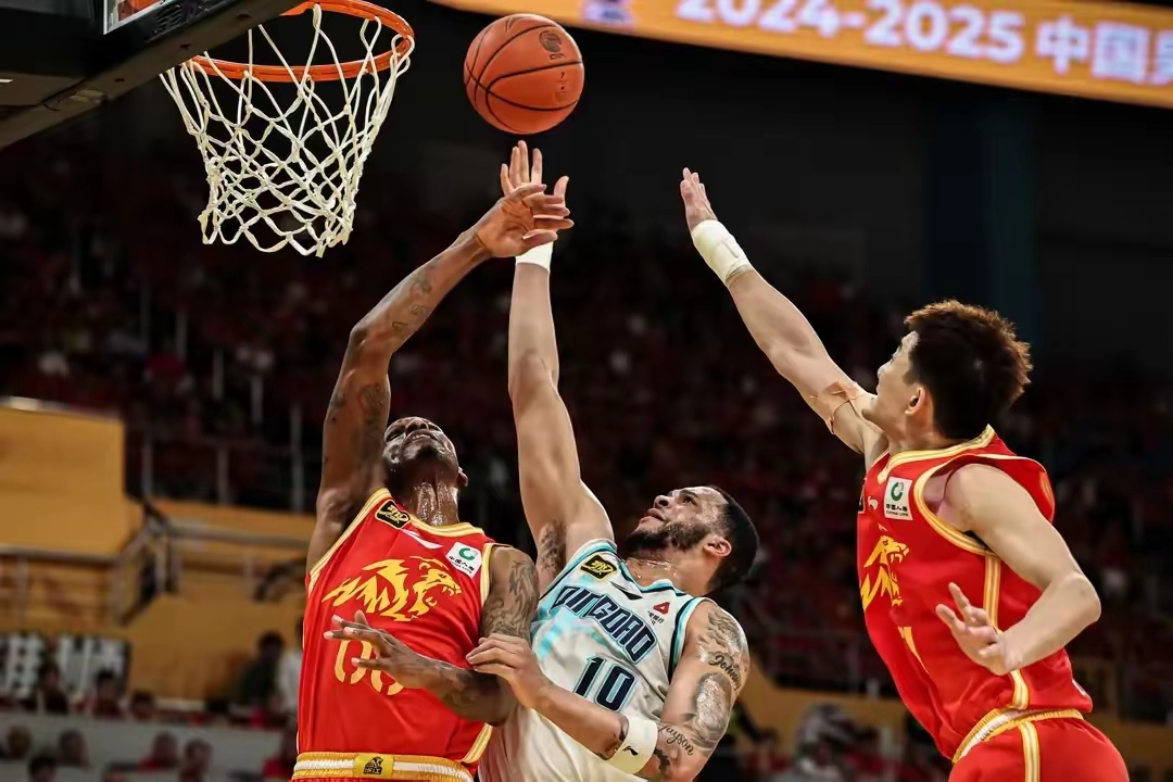 开云体育入口-SHR横扫EG，BDD极限生还后反打焦点之战成都决赛之夜，锁定晋级资格的简单介绍