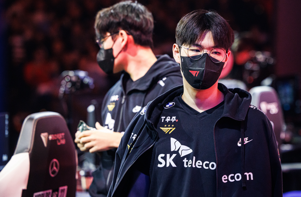 KT翻盘DRX,Kanavi开启传奇时刻顶尖较量小组赛,让粉丝疯狂欢呼 KT翻盘DRX,Kanavi开启传奇时刻顶尖较量小组赛,让粉丝疯狂欢呼