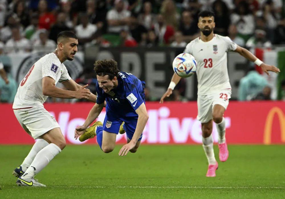 英格兰队轻取韩国队，张继科关键制胜