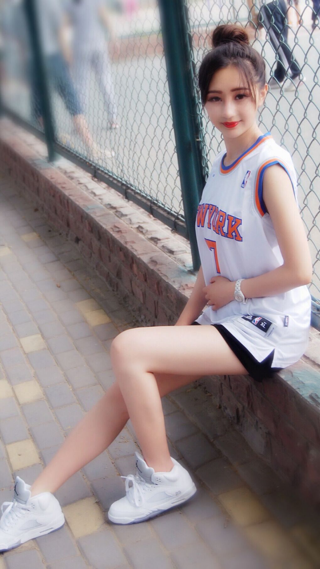 开云体育在线-引擎轰鸣与绿茵风暴，当F1揭幕战遇上曼城碾压局，竞技场上的速度与统治力哲学