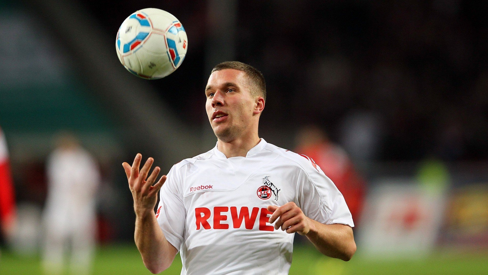 开云体育-窒息时刻的两种英雄主义，从哥伦比亚的绝地反击，到库尔图瓦的一夫当关