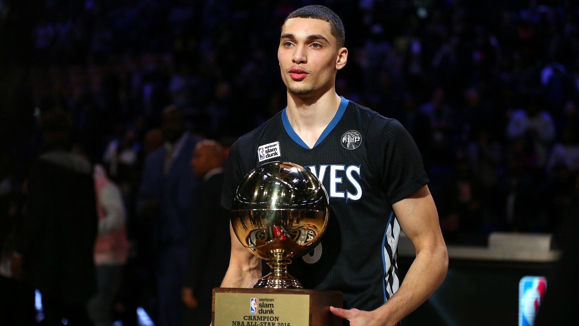 开云APP-冰川与熔岩的对决！爱德华兹末节15分冰封热火，莫兰特，他天生属于大场面